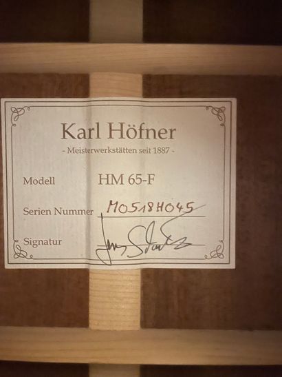 null Guitare classique Karl HOFNER, HM 65-F dont elle porte l'étiquette

Diapason...