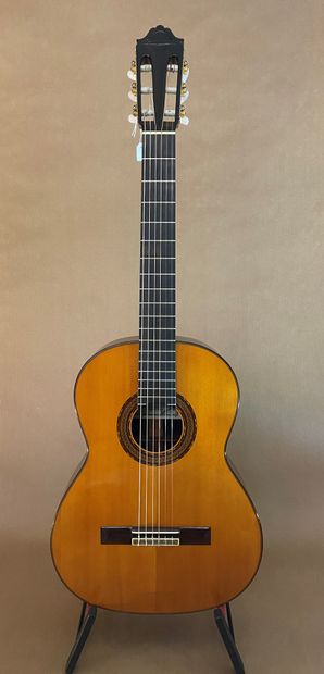 null 
Guitare classique de TOSCHIHIKO NAKADE de 1973 n°1000 A dont elle porte l'étiquette,...