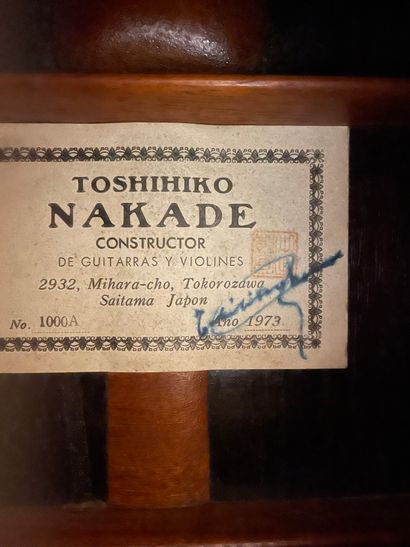 null 
Guitare classique de TOSCHIHIKO NAKADE de 1973 n°1000 A dont elle porte l'étiquette,...