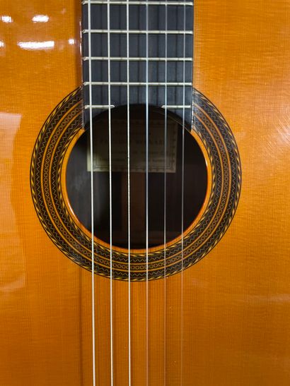 null Guitare Classique de Paulino BERNABE modèle estudio E-5, Madrid, dont elle porte...