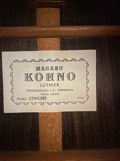 null Guitare classique de concert MASARU KOHNO dont elle porte l'étiquette originale,...
