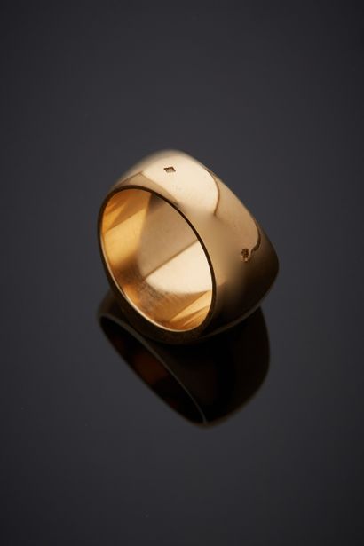null Yellow gold (750‰) "signet ring" ring engraved with an Arabic inscription.

French...