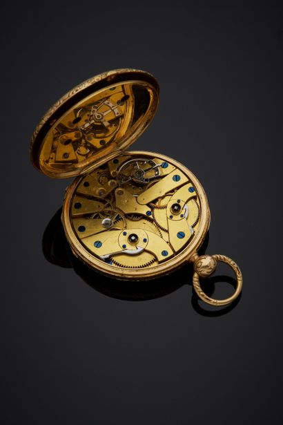 null Yellow gold (750‰) POCKET WATCH with fine guilloché and chased flower motifs,...