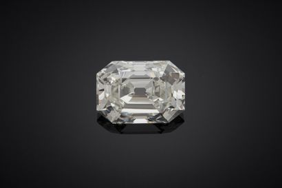 null BAGUE en platine (950 millièmes) et or gris (750 millièmes) serti d’un diamant...