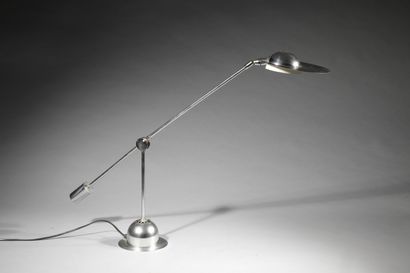 null Lampe en métal nickelé, réflecteur composé d’un

disque, base circulaire

(longueur...