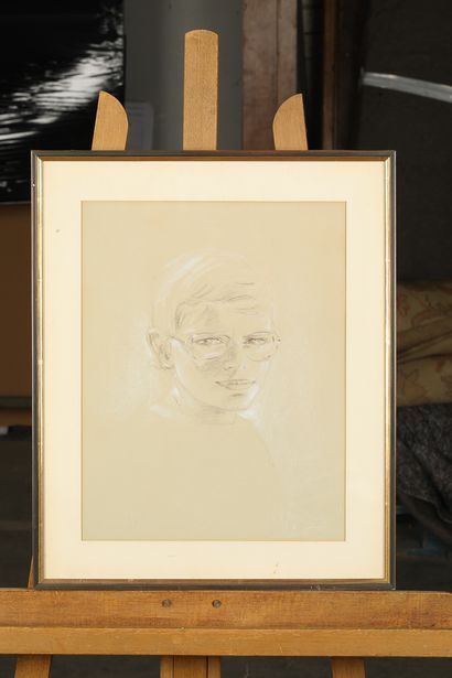 null Ecole française du XXème siècle

Portrait d'enfant aux lunettes

Dessin au crayon...