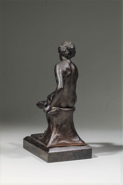 null Jeune femme à la sandale

Sculpture en bronze

17x10cm