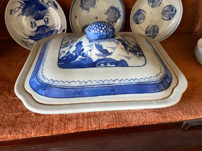 null China 20th century

White-blue porcelain covered dish and its lid, decorated...