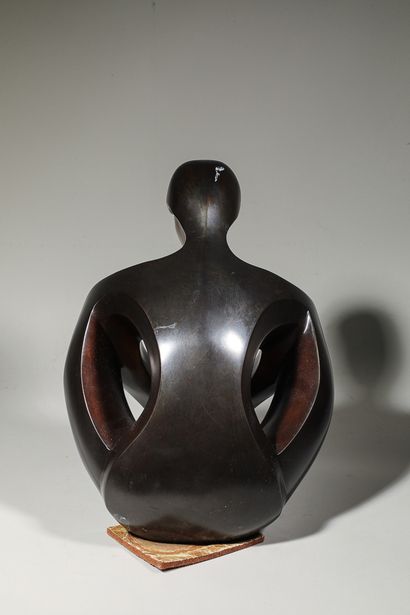 null Charles LE BRIS (Né en 1932)

Le modèle nu assis

Sculpture, épreuve en bronze...