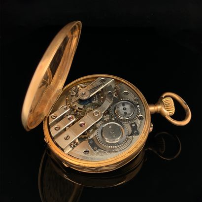 null Pink gold (750‰) guilloche and monogrammed POCKET WATCH. White enamel dial (cracks...