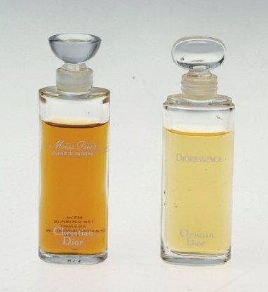 CHRISTIAN DIOR Lot de deux flacons miniatures comprenant «Miss Dior» et «Dioressence»,...
