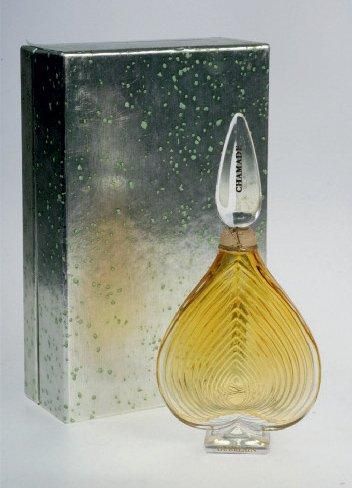 GUERLAIN «CHAMADE» Flacon en verre conçu par le sculpteur Maurice François, modèle...