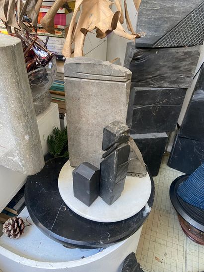 null Untitled

Sculpture in grey marble

Grouped with three other sculptures

26...