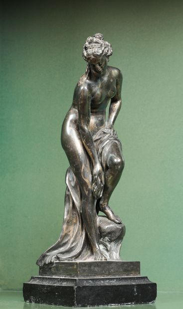 null d'après l'antique

Baigneuse

Sculpture épreuve en bronze à patine argentée

H...