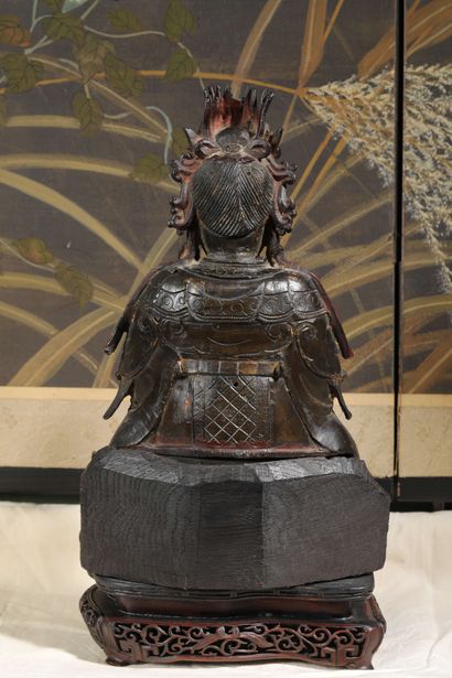 null 
Guanyin à l'enfant




Bronze avec restes de dorure et de laque, socle en bois




Chine,...