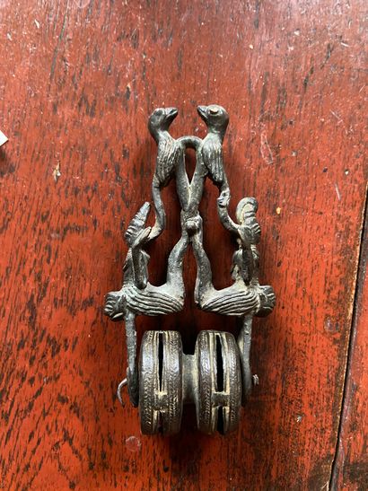 null Poulie à clochettes 

Bronze ou fonte de laiton

Inde, XIXe siècle 15 cm