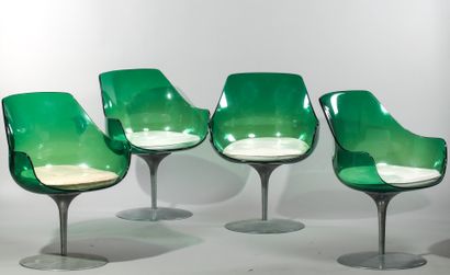 null #Suite de 4 chaises "Champagne"- 1957.

Edité par Formes Nouvelles.

Design...