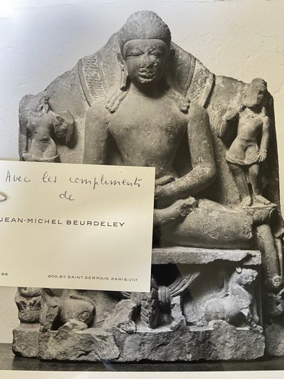 null 
Importante sculpture d'un Tirthankara Jaïn




Grès. Inde, VII - VIIIe siècle,...