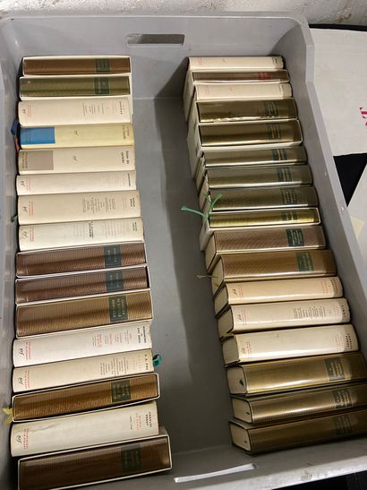 Ensemble de 40 volumes de la Pléïade dont...