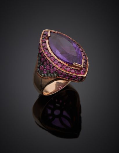 null Important vermeil (925‰) "marquise" ring set with a navette-shaped amethyst,...