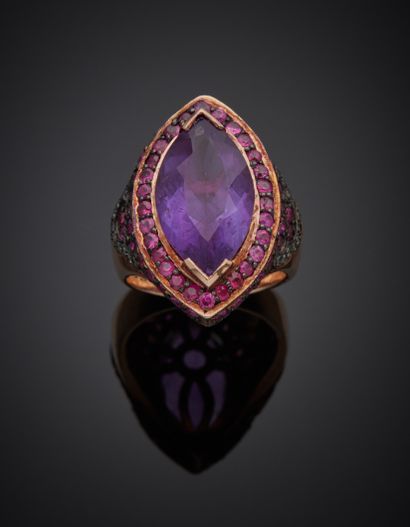 null Important vermeil (925‰) "marquise" ring set with a navette-shaped amethyst,...