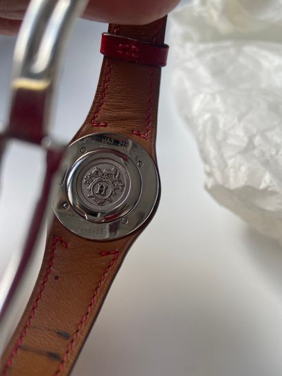 null HERMÈS, Paris

Montre bracelet en cuir rouge, modèle Faubourg Manchette, numéro...