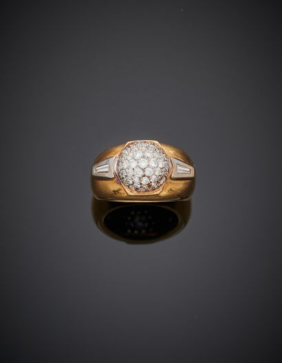 null BAGUE " boule " en or jaune et or gris (750‰) pavée de diamants taille brillant...