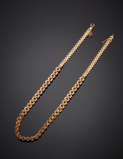 null 14-karat rose gold (585‰), articulated, poly-lobed, partially chased necklace....