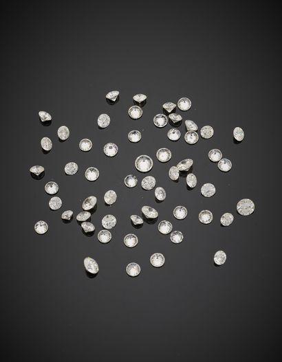 null LOT de 56 diamants taille brillant pesant au total 3,7 carats.