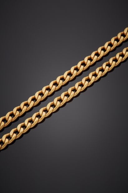 null COLLIER en or jaune (750‰) à maille gourmette limée. 
Long. : 59,5 cm. Poids...