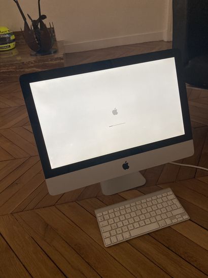 null APPLE Mac computer with keyboard
PAS D EXPOSITION
LOT TO BE COLLECTED ON THE...