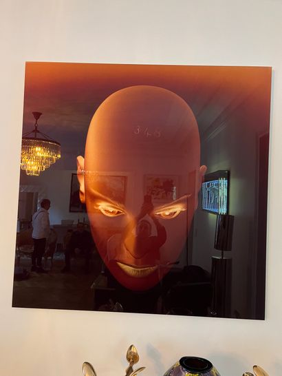 null Anonymous 
Head of a mannequin in a shop window
Color photograph
120 x 120 cm
NO...