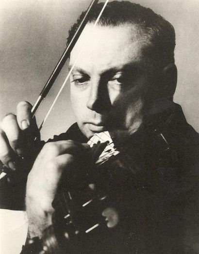 null ISAAC STERN [1916-1998]. Violoniste. Photo originale (11 x 14,5 cm hors marge)...