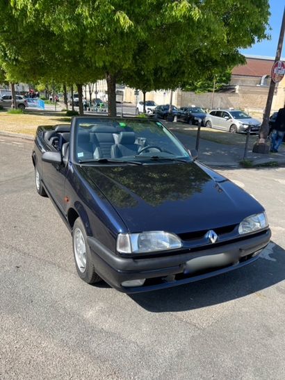 RENAULT 19 CABRIOLET
(French Papers)
- 1L8,...