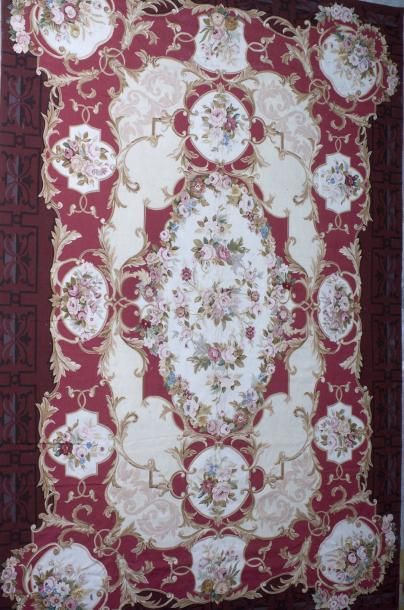 null Important tapis de styles Aubusson (Chine) Décor à semis de médaillons de bouquets...