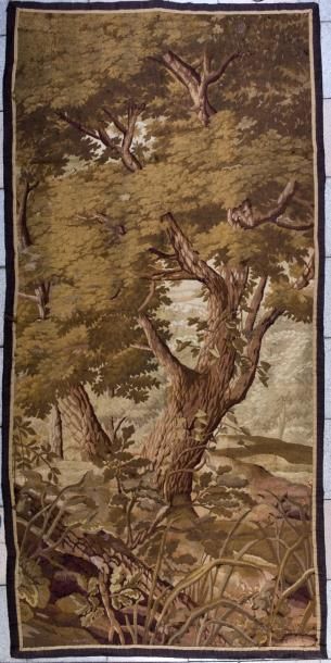 null Fragment, forme «Portière» d'une fine tapisserie d'Aubusson Fin du XIXème siècle...