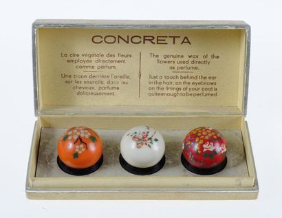 MOLINARD «CONCRETA» Coffret comprenant trois concreta, 1ère version, pour les parfums...