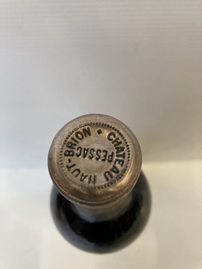 null 1 bottle CHÂTEAU HAUT BRION Graves rouge 1erGCC 1921 75cl E.T. B.G. 
 bottle...