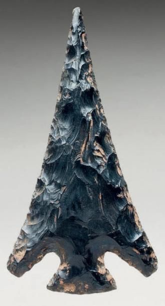 null POINTE DE LANCE en obsidienne aux belles formes équilibrées Aztèque, Mexique,...