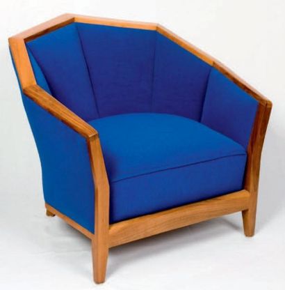 PIERRE CHAREAU (1883-1950) FAUTEUIL MODÈLE «MF172» ET SON BOUT DE PIED En palissandre...