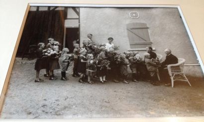 August Sander (1876-1964) Procession des petits-enfants Reprint de 1976 signé par...