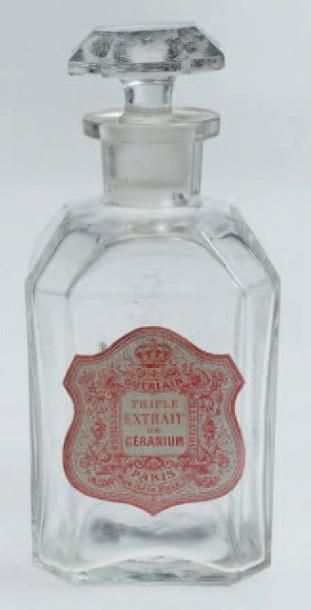 Guerlain «Triple Extrait de Géranium» Flacon en verre modèle «carré», panse de forme...