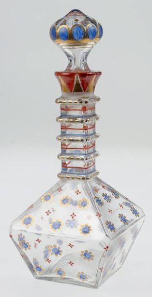 Guerlain «Flacon mauresque» Exceptionnel flacon en verre présentant un long col annelé,...