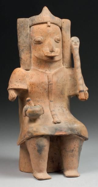 null Grande statue anthropomorphe présentant un chef shaman assis sur son trône....