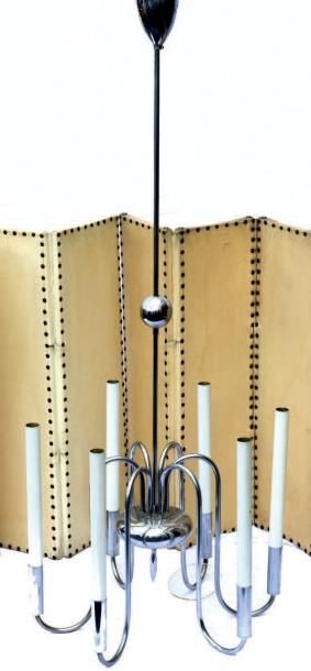 null Lustre «chandelier» à 6 bras de lumières en métal chromé. Vers 1970