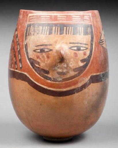 null Vase portrait présentant le visage d'un haut dignitaire, le nez modelé en relief....