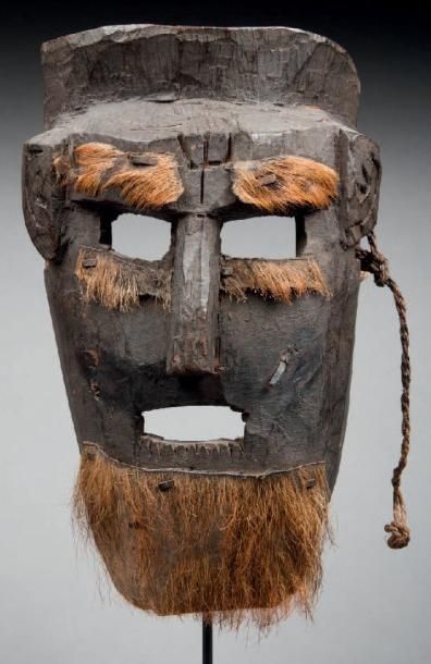 null Masque en bois avec barbe de poils. Népal, XIXème 30cm