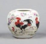 null Petit vase globulaire "coq". Porcelaine. Chine