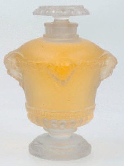 René LALIQUE GUERLAIN «BOUQUET DE FAUNE» Flacon en verre, panse de forme vase de...