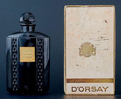 D'Orsay «LE DANDY D'ORSAY» Flacon en verre opaque noir, panse rectangulaire ornée...